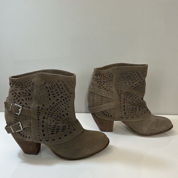 Naughty Monkey Love Story Harness Booties Size 9.5 - Picture 2 of 15